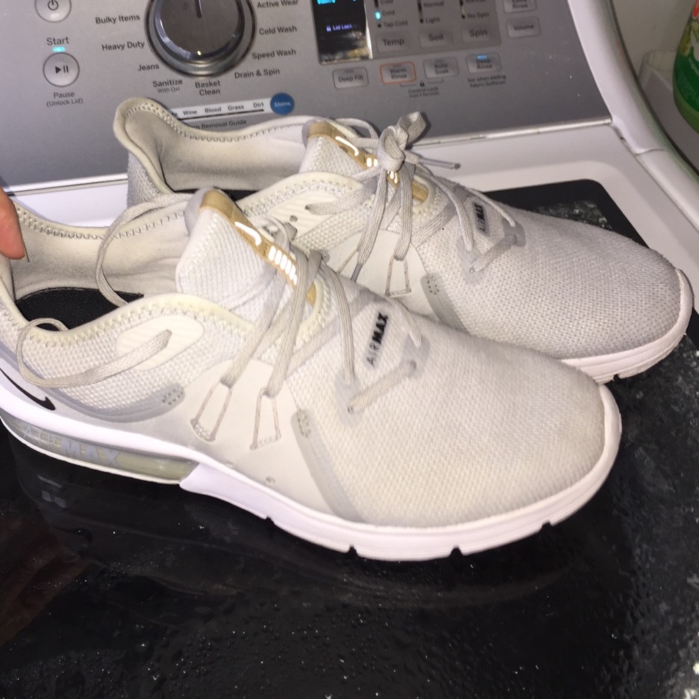 Men’s Nike Air Max size 9.5
